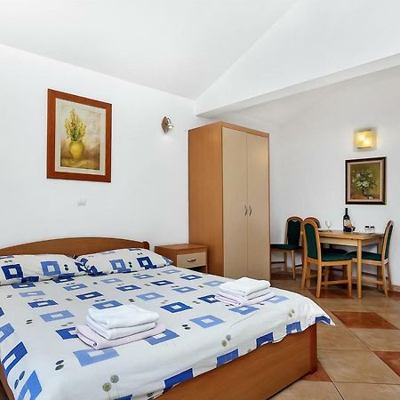 Villa Vranic Apartments Макарска Экстерьер фото