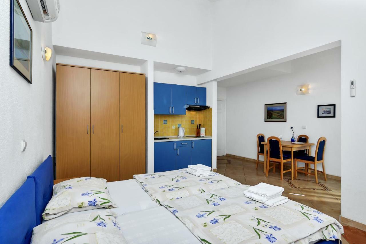 Villa Vranic Apartments Макарска Экстерьер фото