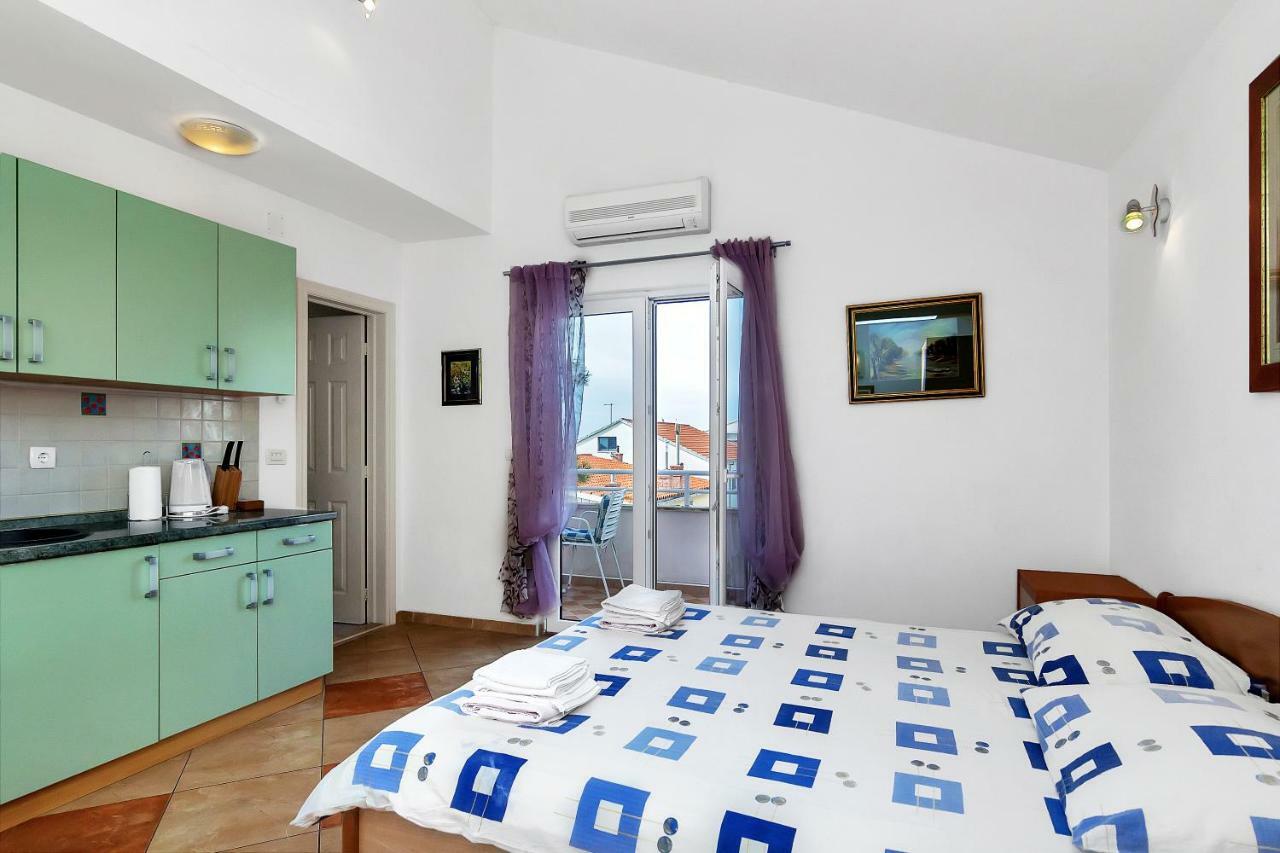 Villa Vranic Apartments Макарска Экстерьер фото